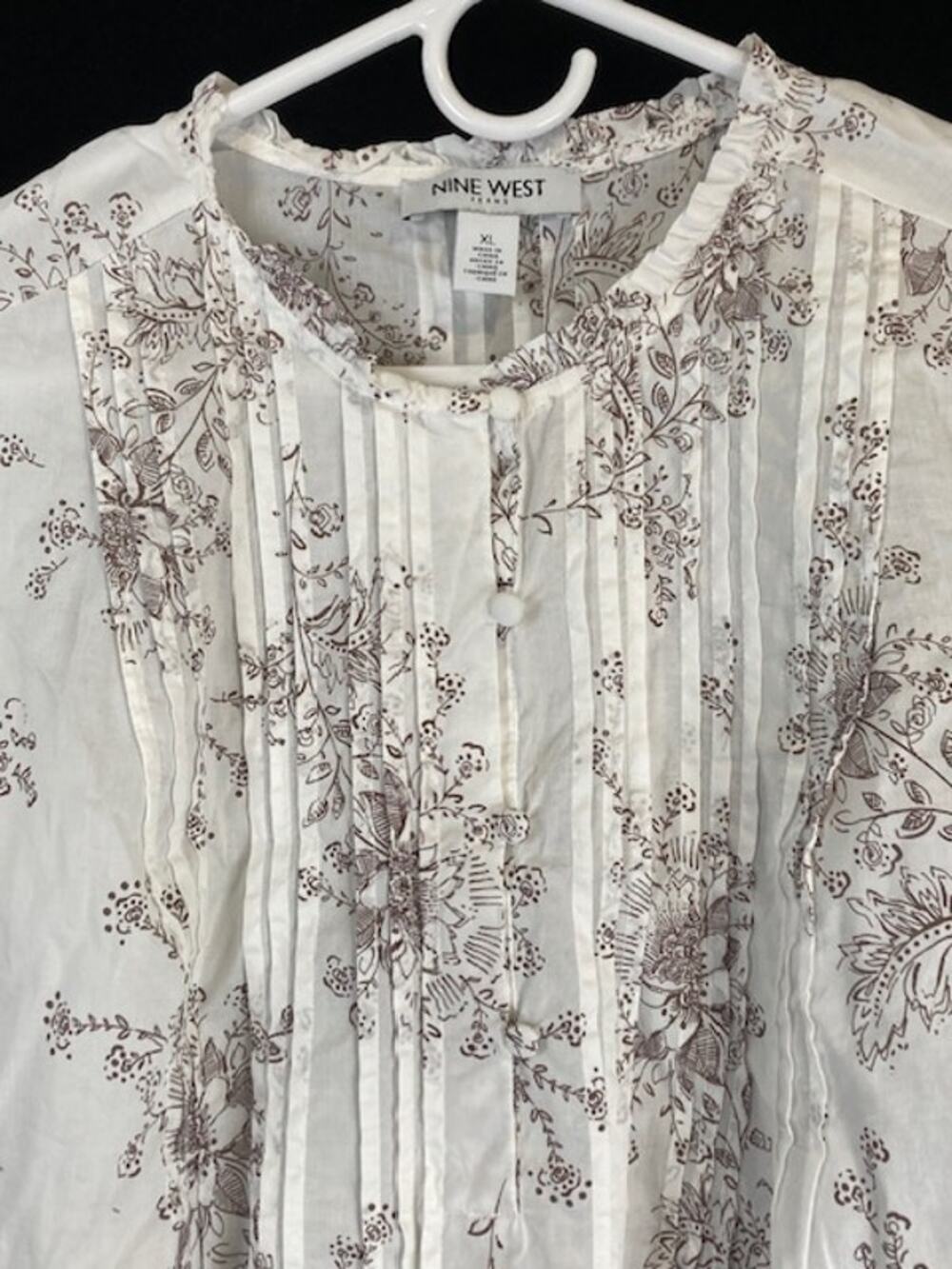 Nine West Jeans women's white and brown toile blouse.